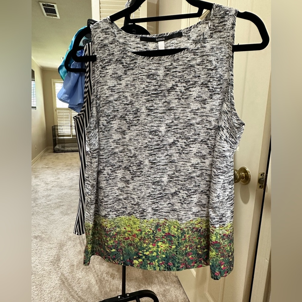 Womens work top - Kensie
